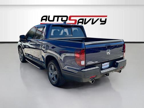 Dark Blue 2022 Honda Ridgeline RTL