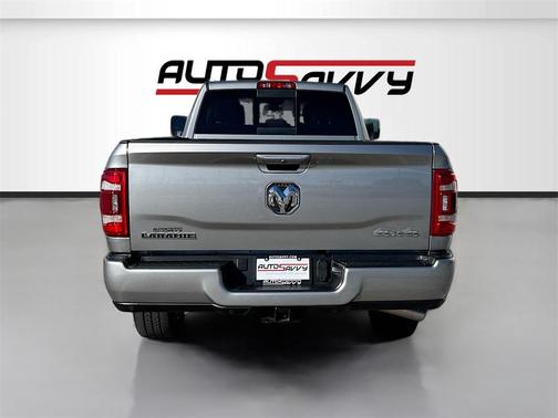 2024 RAM 3500 Laramie Crew Cab 4x4 8' Box