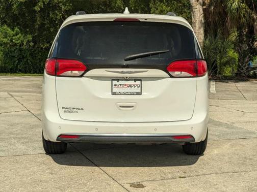 2019 Chrysler Pacifica Touring-L Plus