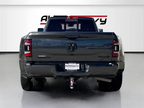 2023 RAM 3500 Big Horn Crew Cab 4x4 8' Box