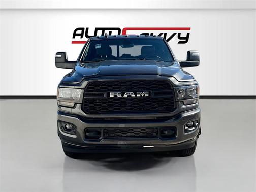 2023 RAM 3500 Big Horn Crew Cab 4x4 8' Box