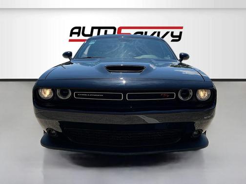 Pitch Black Clearcoat 2022 Dodge Challenger R/T