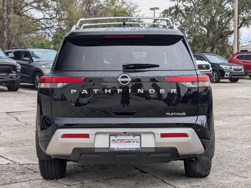 2024 Nissan Pathfinder Platinum FWD