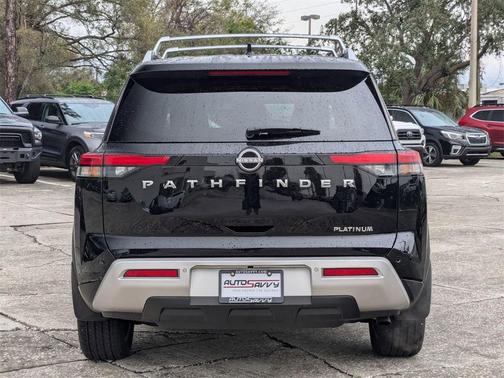 2024 Nissan Pathfinder Platinum FWD