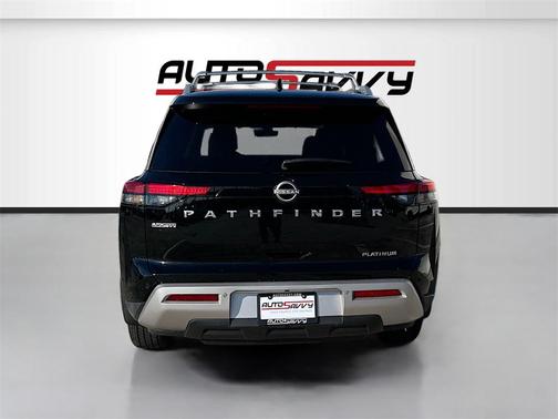 2024 Nissan Pathfinder Platinum FWD