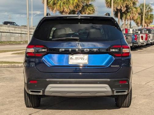 2023 Honda Pilot Touring 8-Passenger