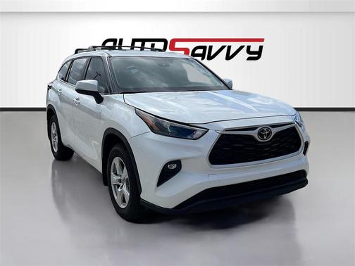 2024 Toyota Highlander LE