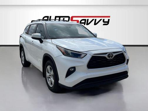 2024 Toyota Highlander LE