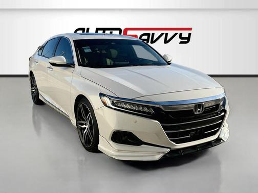 Platinum White Pearl 2022 Honda Accord Touring 2.0T