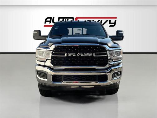 2024 RAM 2500 Tradesman Crew Cab 4x4 6'4' Box