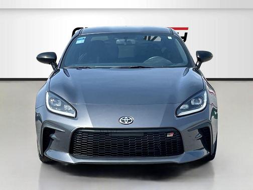 Pavement 2024 Toyota GR86 Premium