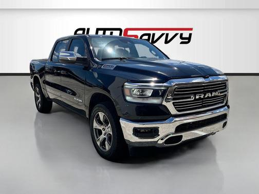 Diamond Black Crystal Pearlcoat 2023 RAM 1500 Laramie