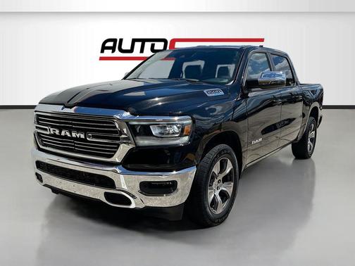 Diamond Black Crystal Pearlcoat 2023 RAM 1500 Laramie