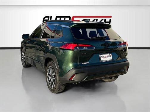 2022 Toyota Corolla Cross XLE