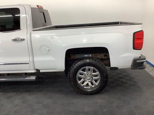 Summit White 2017 Chevrolet Silverado 2500 LTZ