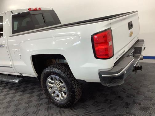 Summit White 2017 Chevrolet Silverado 2500 LTZ
