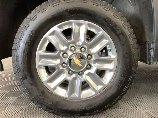 Sterling Gray Metallic 2025 Chevrolet Silverado 2500 High Country