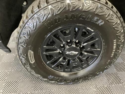 2025 Chevrolet Silverado 2500 4WD Crew Cab Standard Bed ZR2