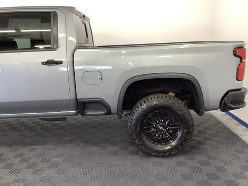 2025 Chevrolet Silverado 2500 4WD Crew Cab Standard Bed ZR2