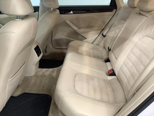 2014 Volkswagen Passat 2.0L TDI DSG SEL Premium