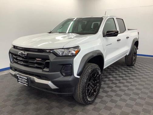 Summit White 2026 Chevrolet Colorado Trail Boss