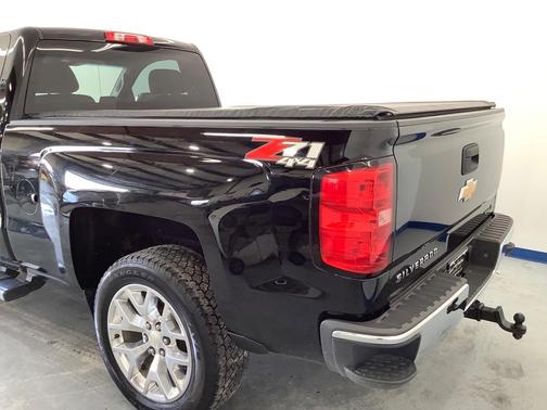 Photo 3 of 22 of 2014 Chevrolet Silverado 1500 LT
