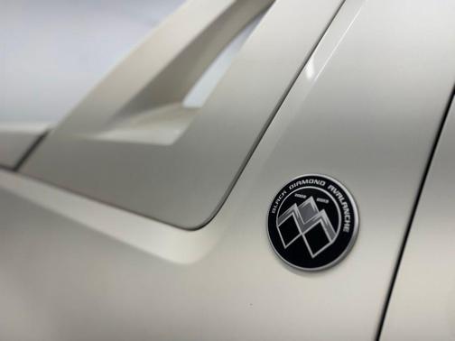 White Diamond Clearcoat 2013 Chevrolet Avalanche LTZ
