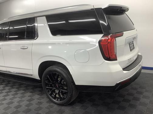 2022 GMC Yukon XL SLT