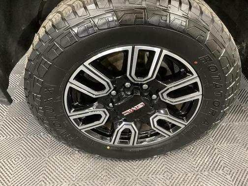 2021 GMC Sierra 2500 AT4