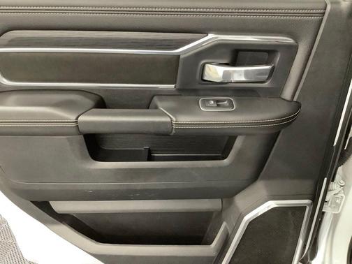 2023 RAM 2500 Laramie Crew Cab 4x4 6'4' Box