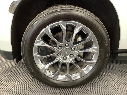 White Frost Tricoat 2021 GMC Yukon Denali
