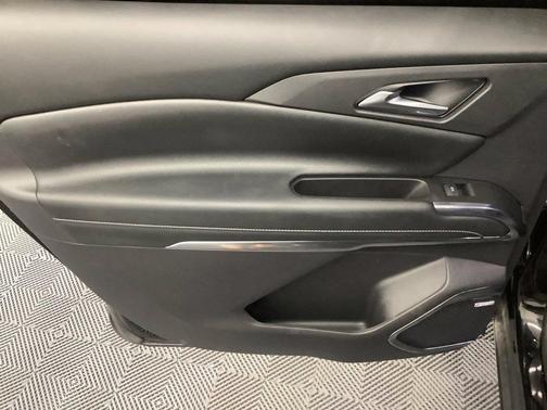 Mosaic Black Metallic 2024 Chevrolet Traverse LT