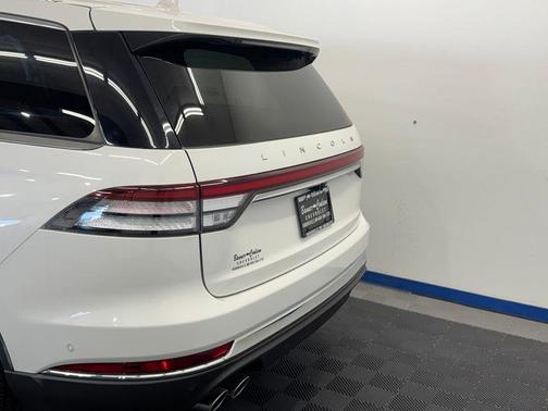 White Metallic 2022 Lincoln Aviator Reserve AWD