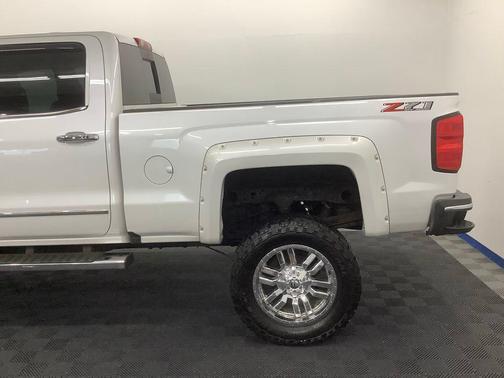 Iridescent Pearl Tricoat 2019 Chevrolet Silverado 2500 LTZ