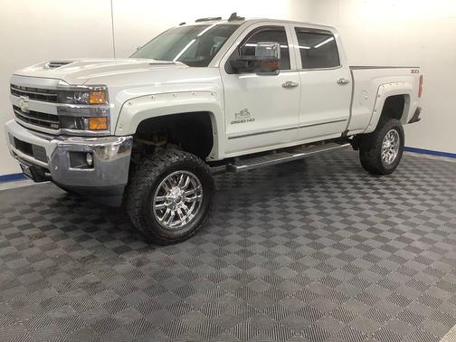 Iridescent Pearl Tricoat 2019 Chevrolet Silverado 2500 LTZ