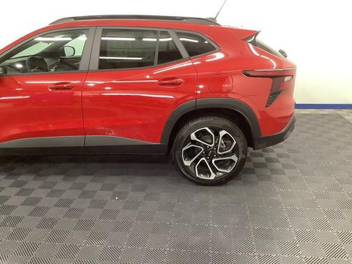 Apex Red 2026 Chevrolet Trax FWD 2RS