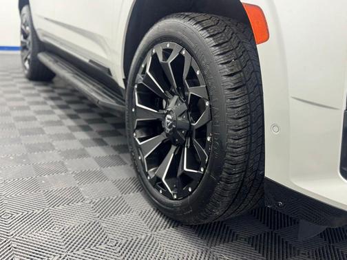 Crystal White Tricoat 2021 Cadillac Escalade Premium Luxury