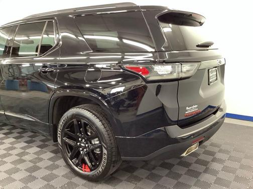 Mosaic Black Metallic 2020 Chevrolet Traverse Premier