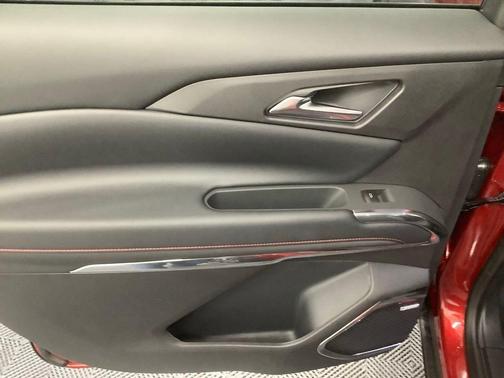 Radiant Red Tintcoat 2026 Chevrolet Traverse AWD Z71