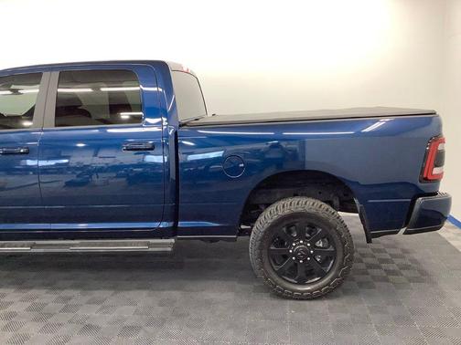 Patriot Blue Pearlcoat 2023 RAM 2500 Big Horn Crew Cab 4x4 6'4' Box
