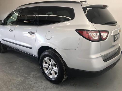 2017 Chevrolet Traverse LS