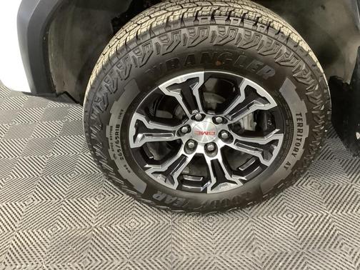 2023 GMC Canyon AT4