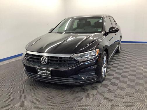 Deep Black 2020 Volkswagen Jetta 1.4T R-Line