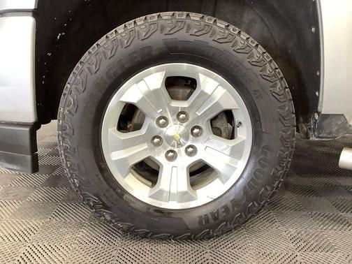 Silver Ice Metallic 2017 Chevrolet Silverado 1500 2LT