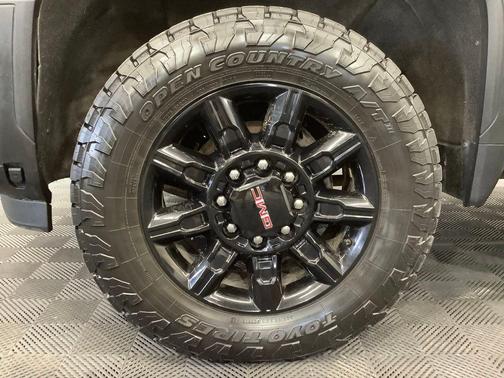 Gray 2024 GMC Sierra 2500 AT4