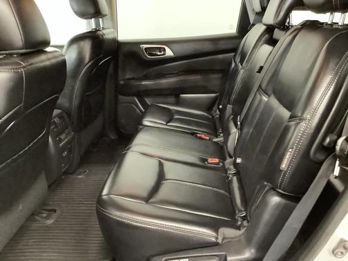 2019 Nissan Pathfinder SL