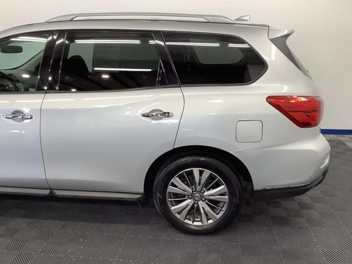2019 Nissan Pathfinder SL