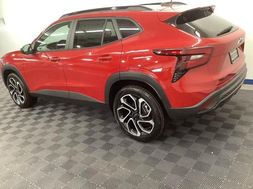 Apex Red 2026 Chevrolet Trax FWD 2RS