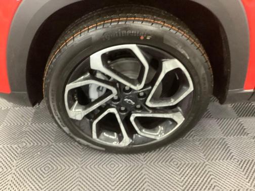 Apex Red 2026 Chevrolet Trax FWD 2RS