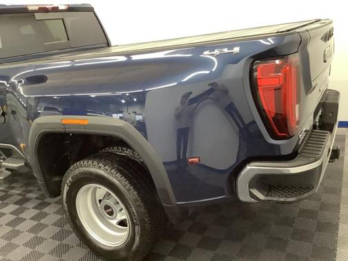 2023 GMC Sierra 3500 SLT